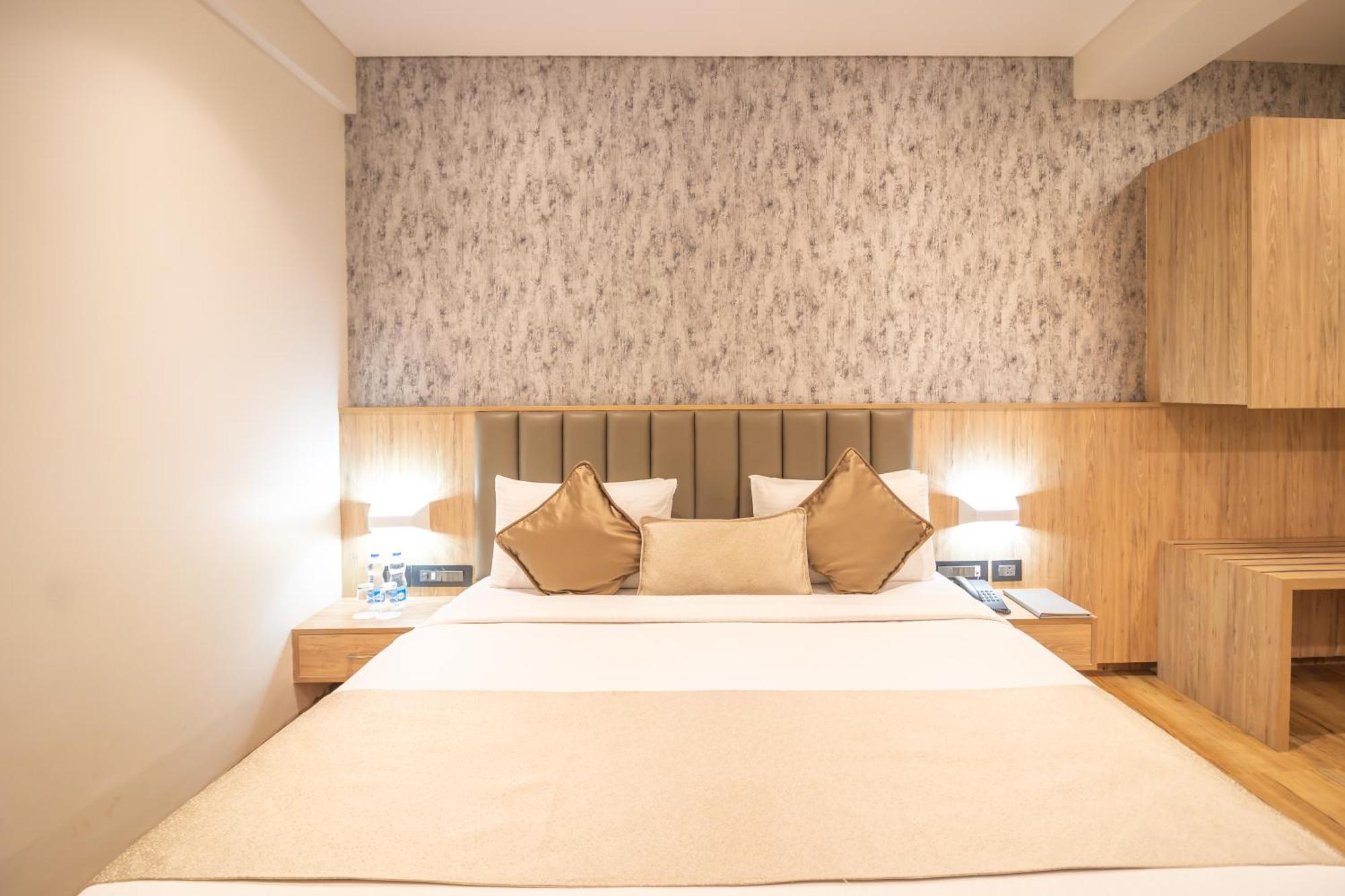 Hotel Celestiial , Candolim Dış mekan fotoğraf